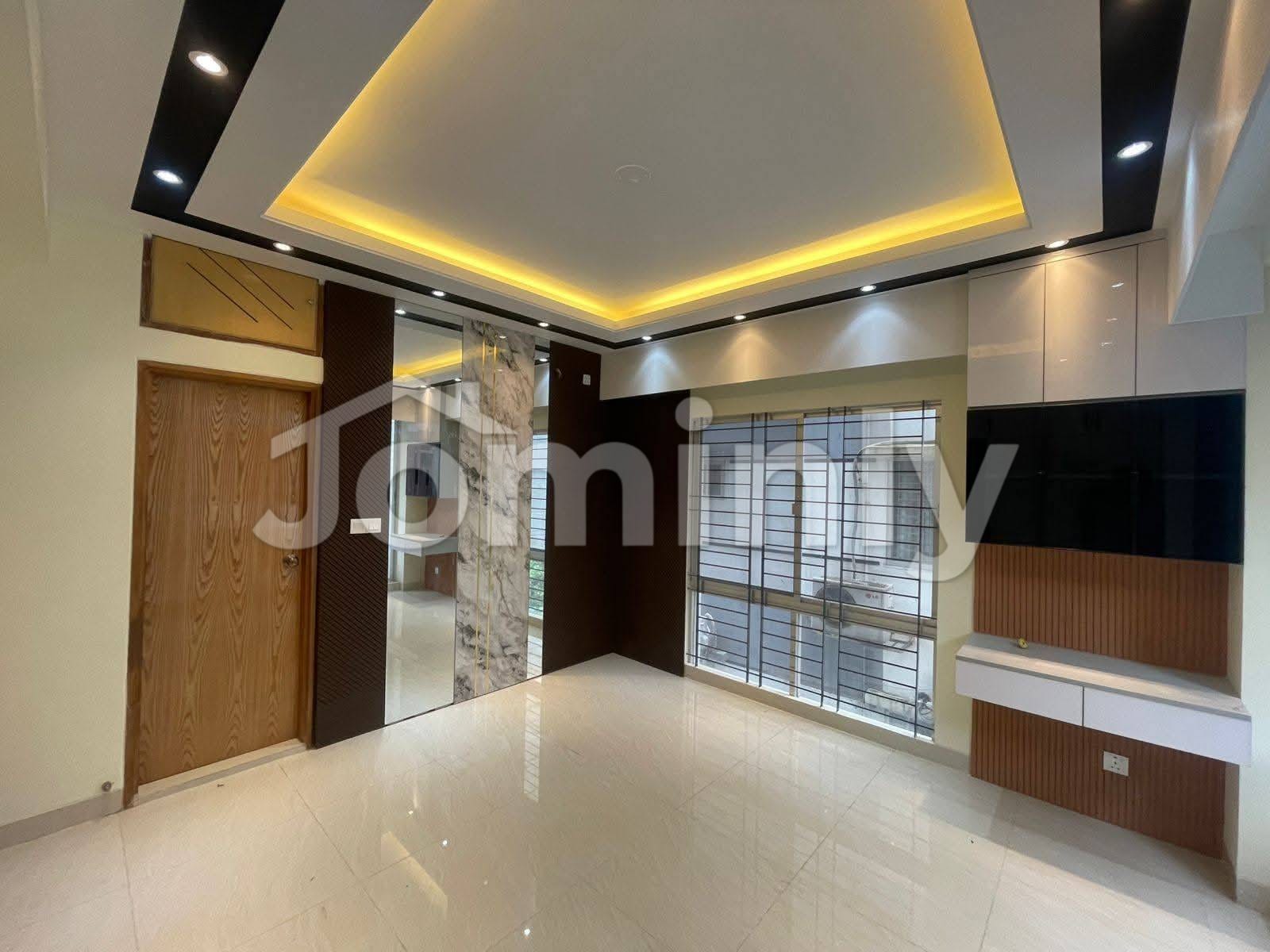 Luxury 2,500 sqft Apartment for Sale in Bashundhara R/A — 4 Bed, 2 Parking, Premium Finishing - 4