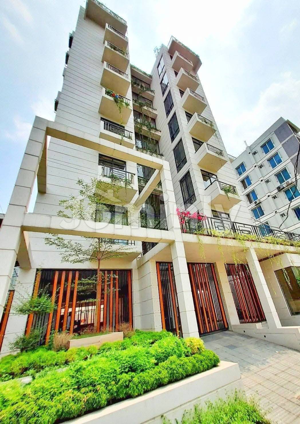 Luxury 1,945 sqft 4 Bed Ready Apartment for Sale in Bashundhara R/A | Fully Finished Interior, Parking, Lift, 24/7 Security - 2
