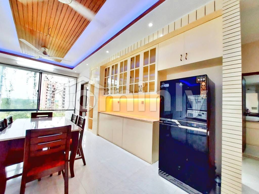 Luxury 1,945 sqft 4 Bed Ready Apartment for Sale in Bashundhara R/A | Fully Finished Interior, Parking, Lift, 24/7 Security - 4