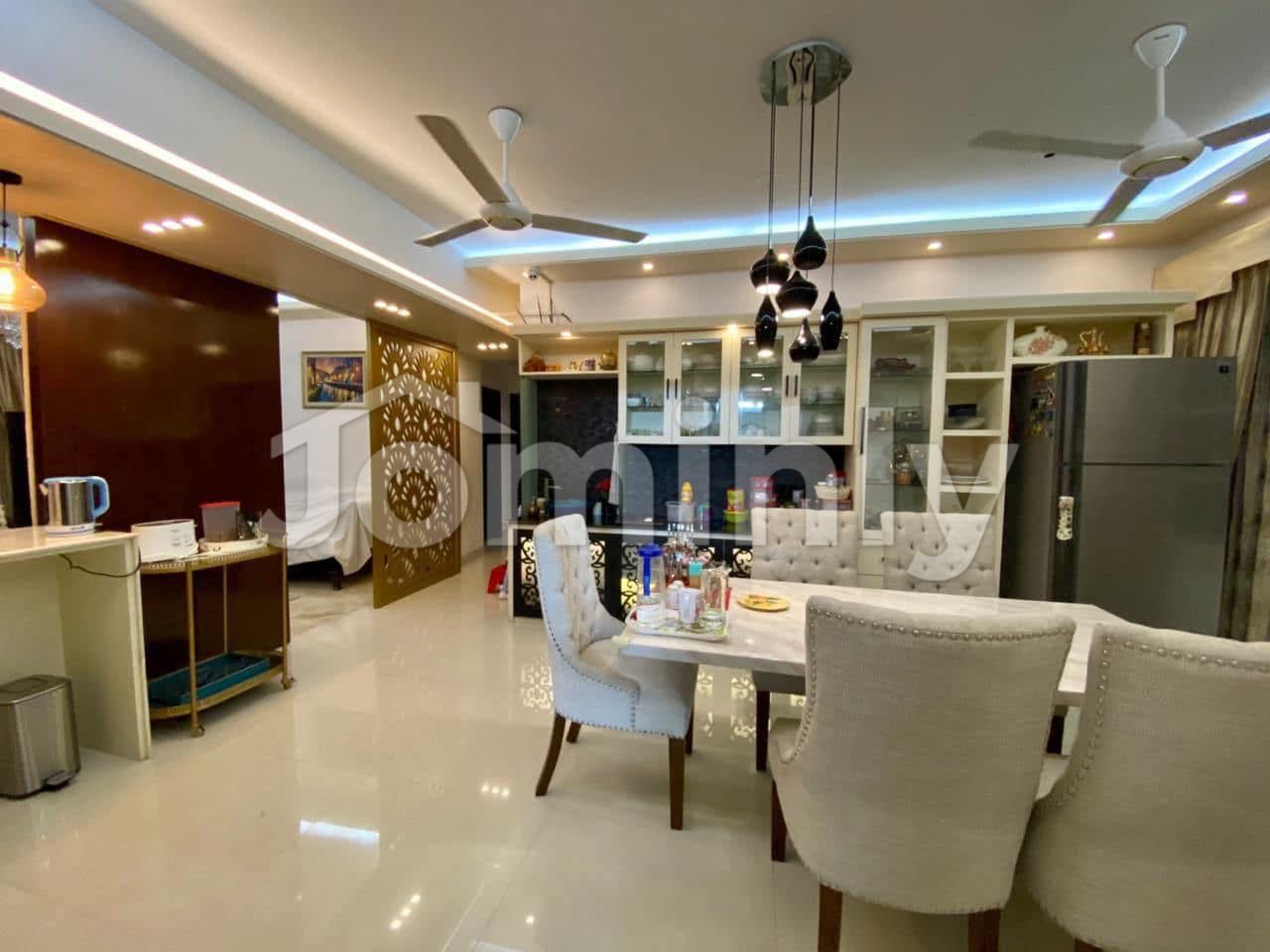 Lake View 2,200 sqft Apartment for Sale — 3 Bed, Modern Interior, Prime Location