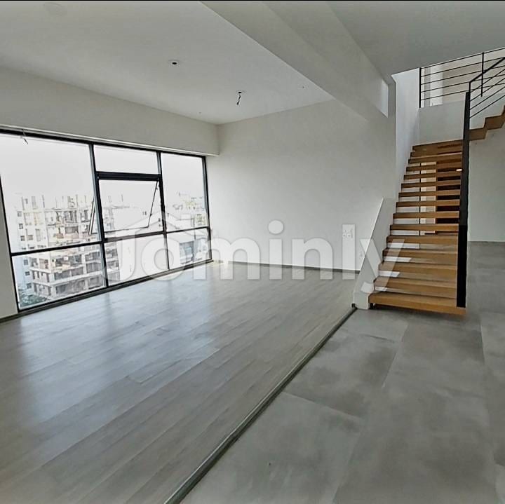 South-Facing Luxury Duplex for Sale in Bashundhara R/A | 5,600 Sqft | 4 Bed | 8th & 9th Floor | Lift + Parking - 3