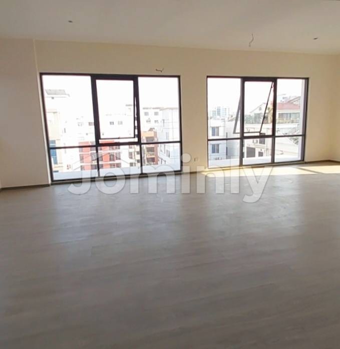 South-Facing Luxury Duplex for Sale in Bashundhara R/A | 5,600 Sqft | 4 Bed | 8th & 9th Floor | Lift + Parking - 4