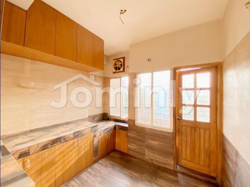 Luxurious 1,550 Sqft Family-Only Apartment for Rent in Bashundhara R/A | 3 Bed, 3 Bath | North-Facing - 2