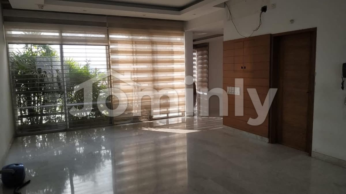 8,500 Sq Ft Lake View Luxury Duplex for Sale in North Gulshan-2 | 4 Bed | Ultra High-End