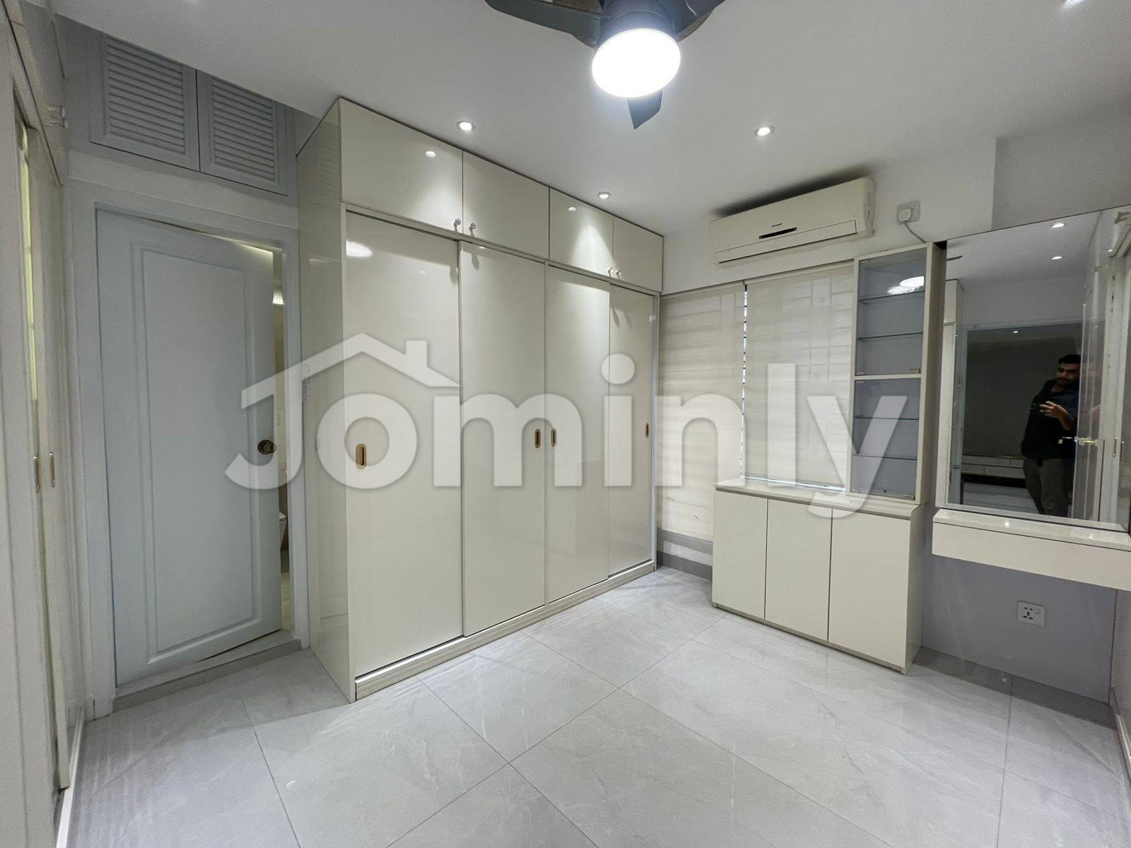 4,270 Sq Ft Luxury Furnished South-Facing Duplex for Sale in Bashundhara R/A, Block–I | 5 Bed | 5 Bath | Fully Ready - 5