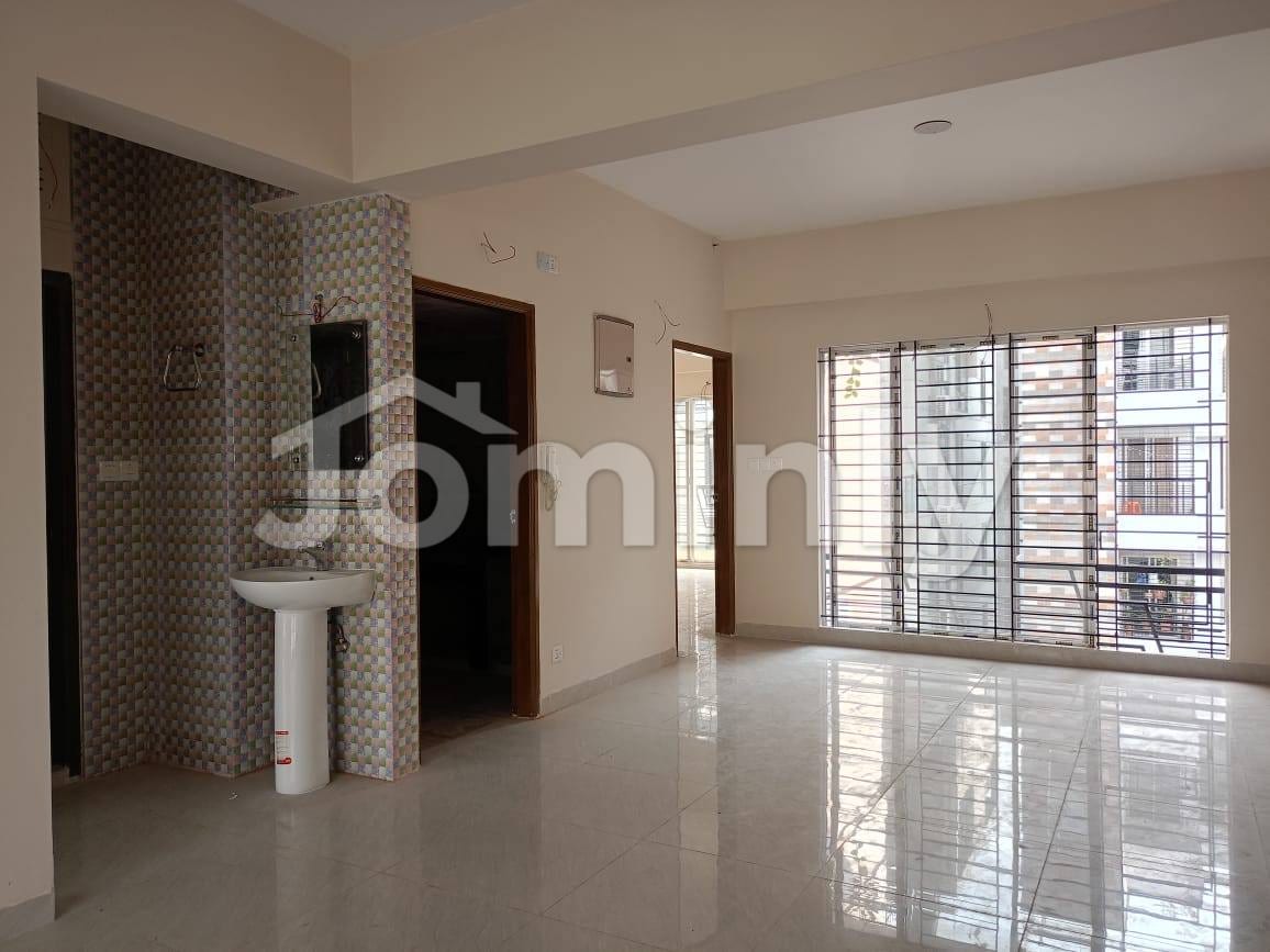 Exclusive 1,600 Sq Ft Single-Unit Flat for Sale in Bashundhara R/A | Brand New | 3 Bed | 3 Bath | Parking | Lift & Generator