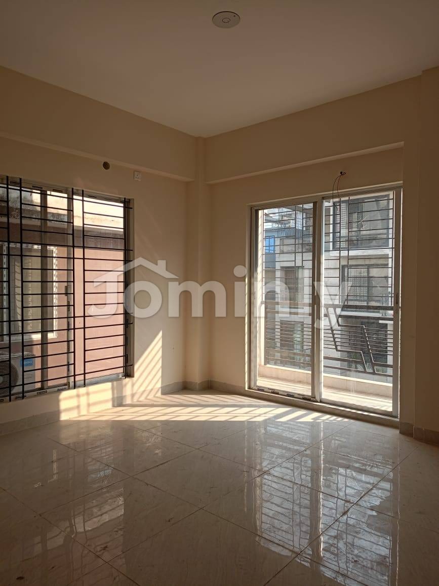 Exclusive 1,600 Sq Ft Single-Unit Flat for Sale in Bashundhara R/A | Brand New | 3 Bed | 3 Bath | Parking | Lift & Generator - 4