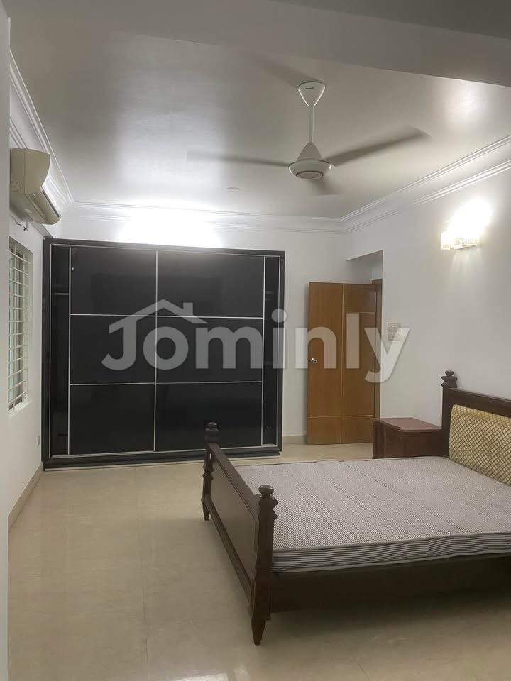 Lakeview 3,200 Sqft Luxury Apartment for Sale in Gulshan-2 | South-East Facing | Single-Unit Floor - 4