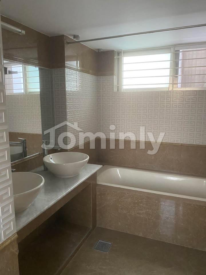 Lakeview 3,200 Sqft Luxury Apartment for Sale in Gulshan-2 | South-East Facing | Single-Unit Floor - 5