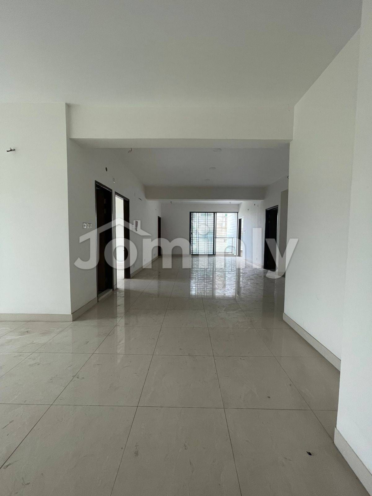 2,565 Sqft South-Facing 4 Bed Ready Flat for Sale in Bashundhara R/A – Block D (1st Floor)