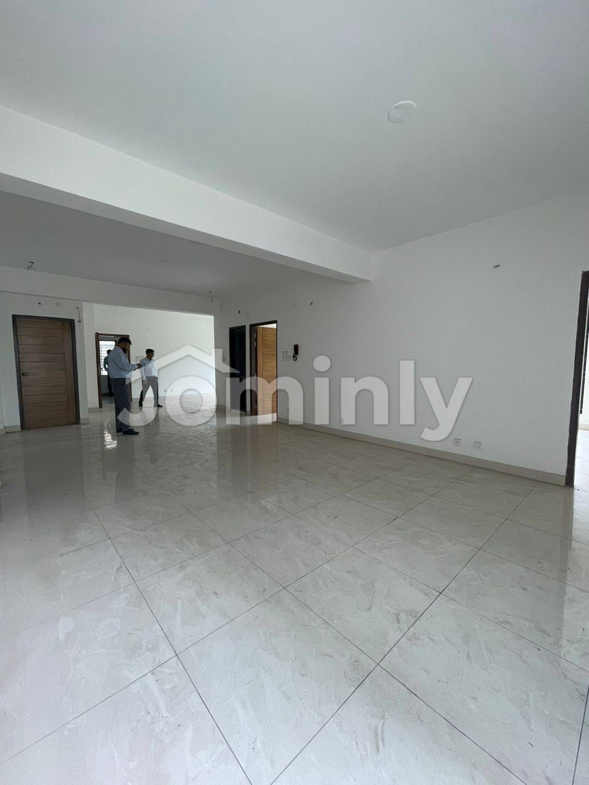 2,565 Sqft South-Facing 4 Bed Ready Flat for Sale in Bashundhara R/A – Block D (1st Floor) - 5