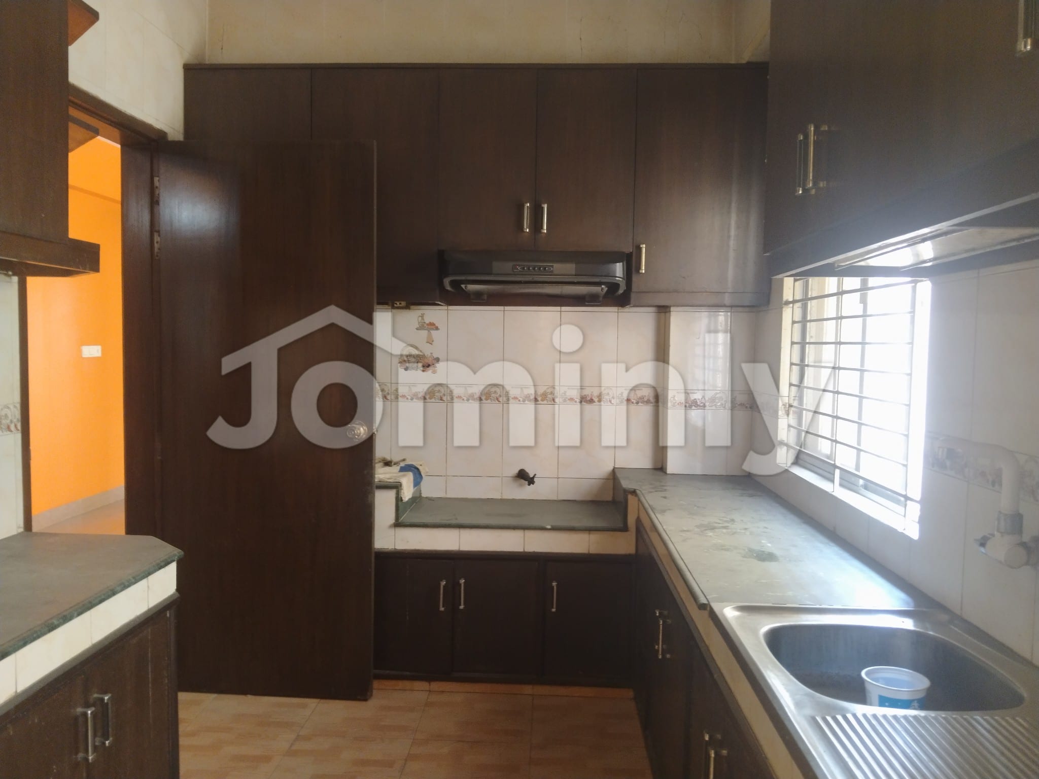 1,864 Sqft 3 Bed Apartment with Parking for Sale in Dhanmondi Road 28 | Gas & Lift Available