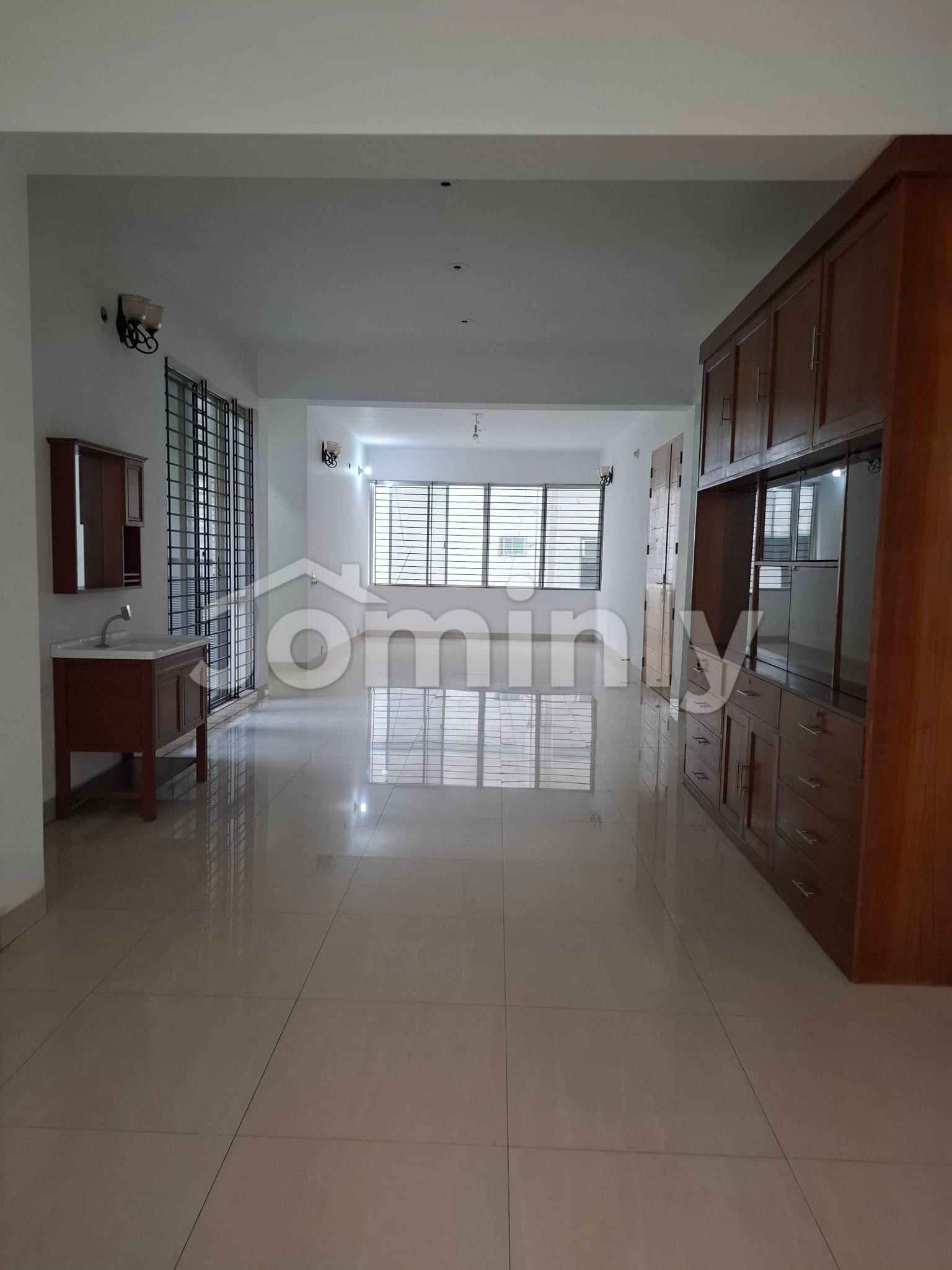 2226 Sqft 3 Bedroom Flat for Sale in Bashundhara R/A, Dhaka | Parking, Lift, Gas - 2