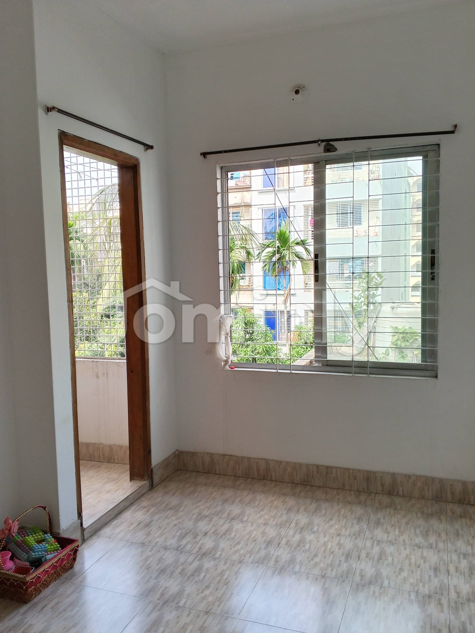 Urgent Sale: Used 2 Bedroom Apartment Near Mirpur 6 Number Market – 650 Sq Ft Flat for Sale - 4