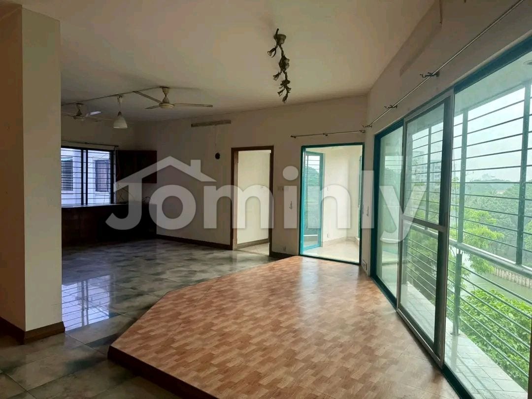 Spacious 4 Bedroom Apartment for Sale in Dhanmondi 1 | 3,281.8 Sqft | 2 Parking | Prime Location