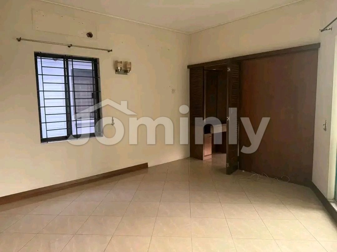 Spacious 4 Bedroom Apartment for Sale in Dhanmondi 1 | 3,281.8 Sqft | 2 Parking | Prime Location - 4