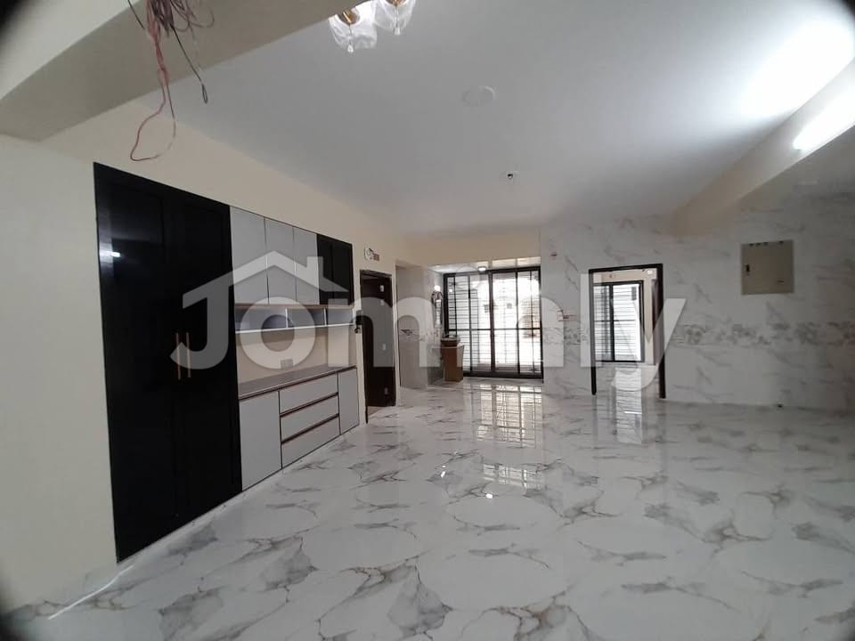 South-Facing Apartment for Rent – Bashundhara R/A (Block L)