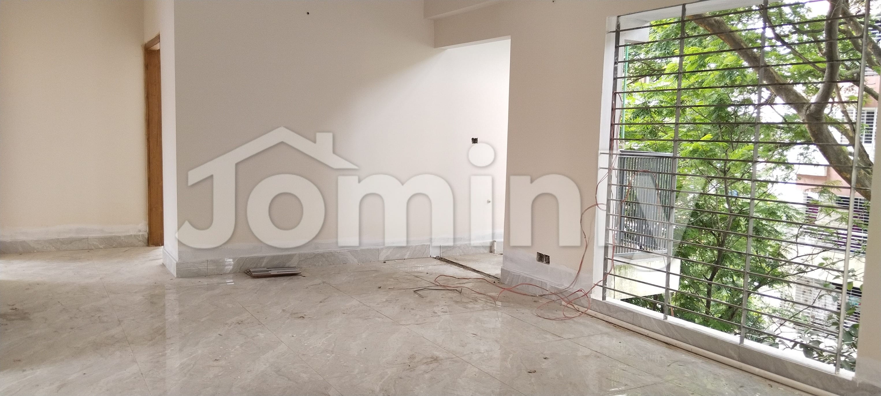 Brand New 3 Bedroom South-Facing Apartment for Sale in Dhanmondi Road 8/A | Top Floor, Parking Included - 4