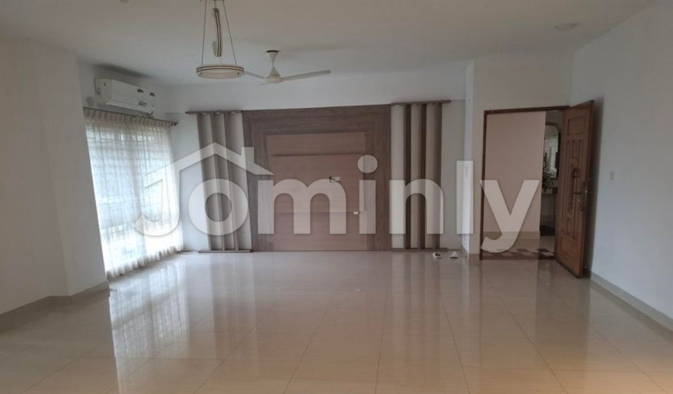 Spacious 4-Bedroom Semi-Furnished Apartment for Rent in Gulshan 2