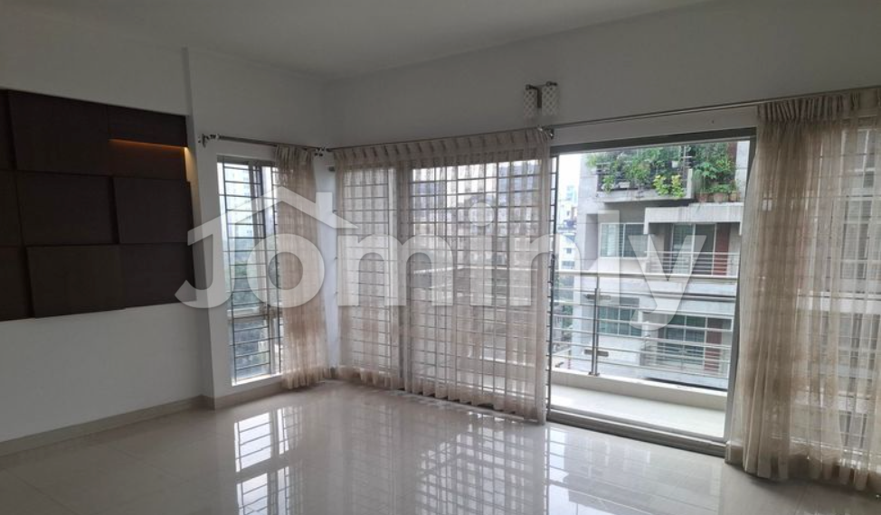 Spacious 4-Bedroom Semi-Furnished Apartment for Rent in Gulshan 2 - 3