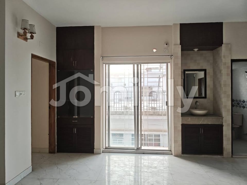 Semi Furnished 3 Bedroom Family Flat for Rent in Bashundhara R/A Block I - 2