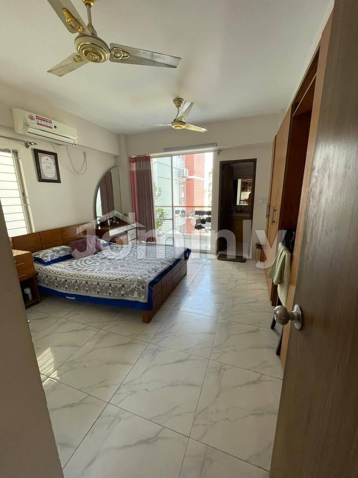 New 3 Bedroom Family Flat for Rent in Bashundhara R/A Block I Near 100 Ft Road - 4