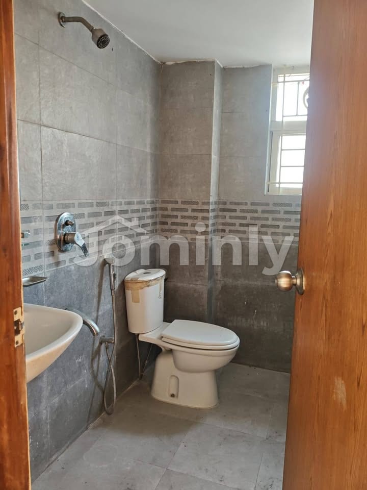 Semi Furnished 3 Bedroom Family Apartment for Rent in Bashundhara R/A Block I - 4