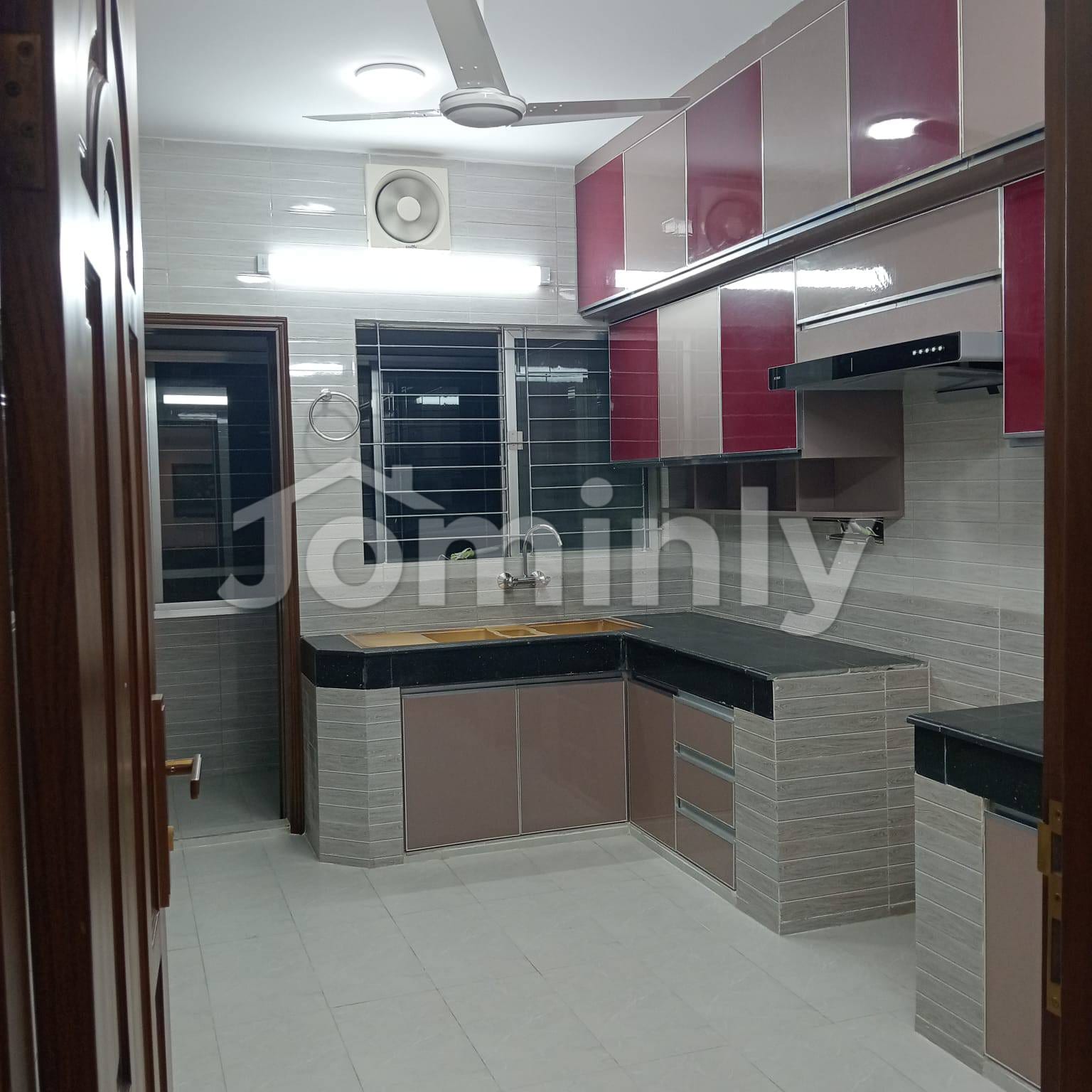 Premium Office Space for Rent in Gulshan 2 – 4,000 Sq Ft - 4