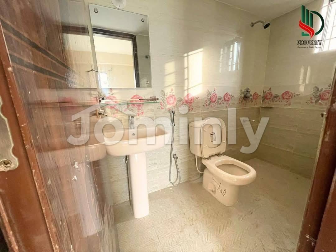 Affordable 3 Bedroom Apartment for Rent in Bashundhara R/A Block M | 1350 Sq Ft - 4