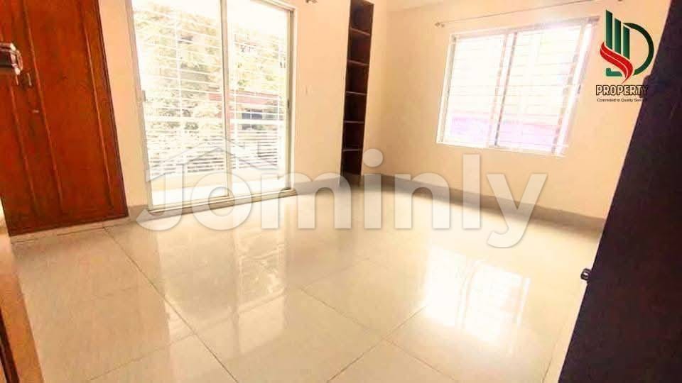 South-Facing 3 Bedroom Family Apartment for Rent in Bashundhara R/A Block F | 1700 Sq Ft - 2