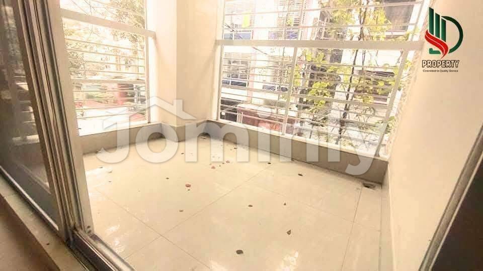 South-Facing 3 Bedroom Family Apartment for Rent in Bashundhara R/A Block F | 1700 Sq Ft - 5