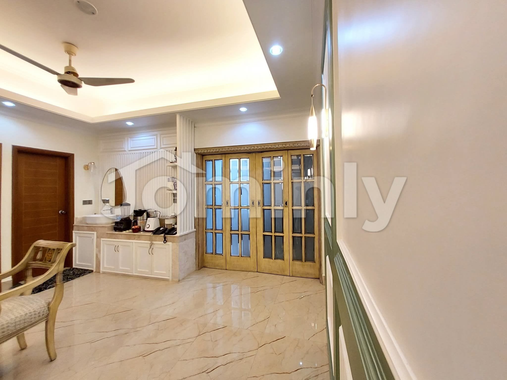 Fully Furnished 4,200 Sq Ft Luxury Apartment for Sale in Bashundhara R/A, Dhaka - 4