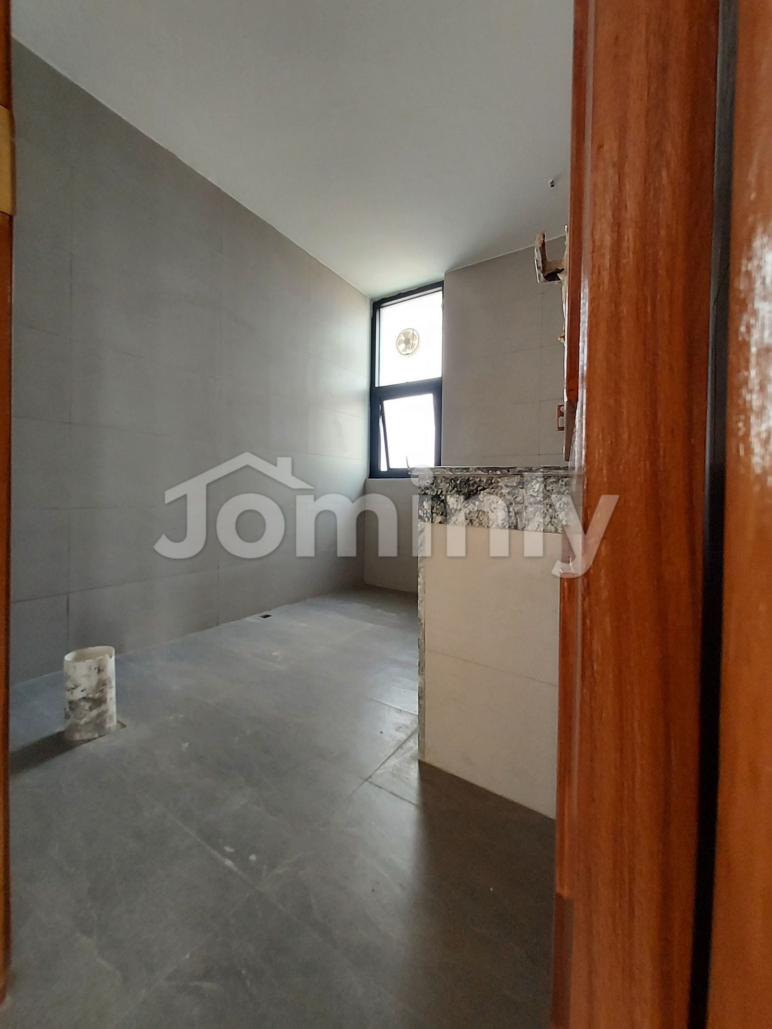 Corner 2,140 Sq Ft Top-Floor Apartment for Sale in Block K, Bashundhara R/A - 5