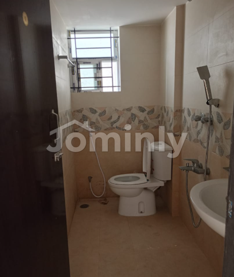 Brand New 1,650 Sq Ft Single-Unit Apartment for Sale in Bashundhara R/A, Block I - 4