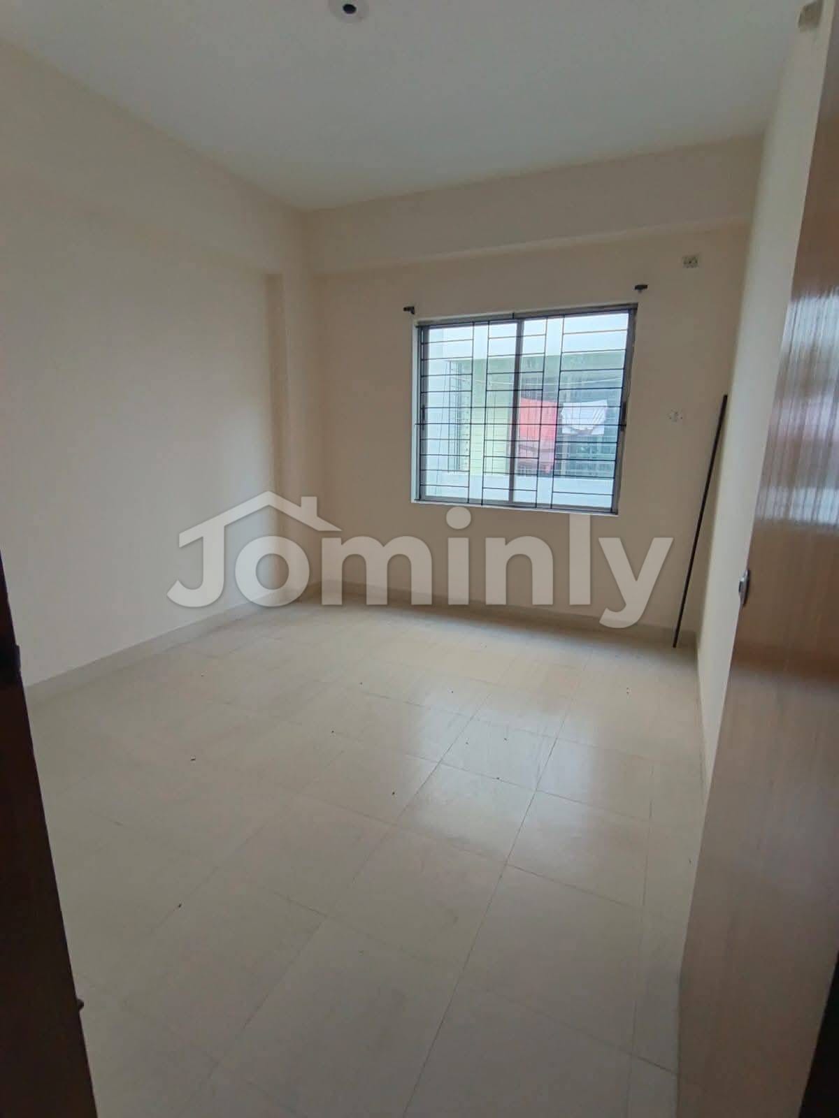930 Sq Ft Ready Flat for Sale in Uttara Sector 05, Dhaka - 3