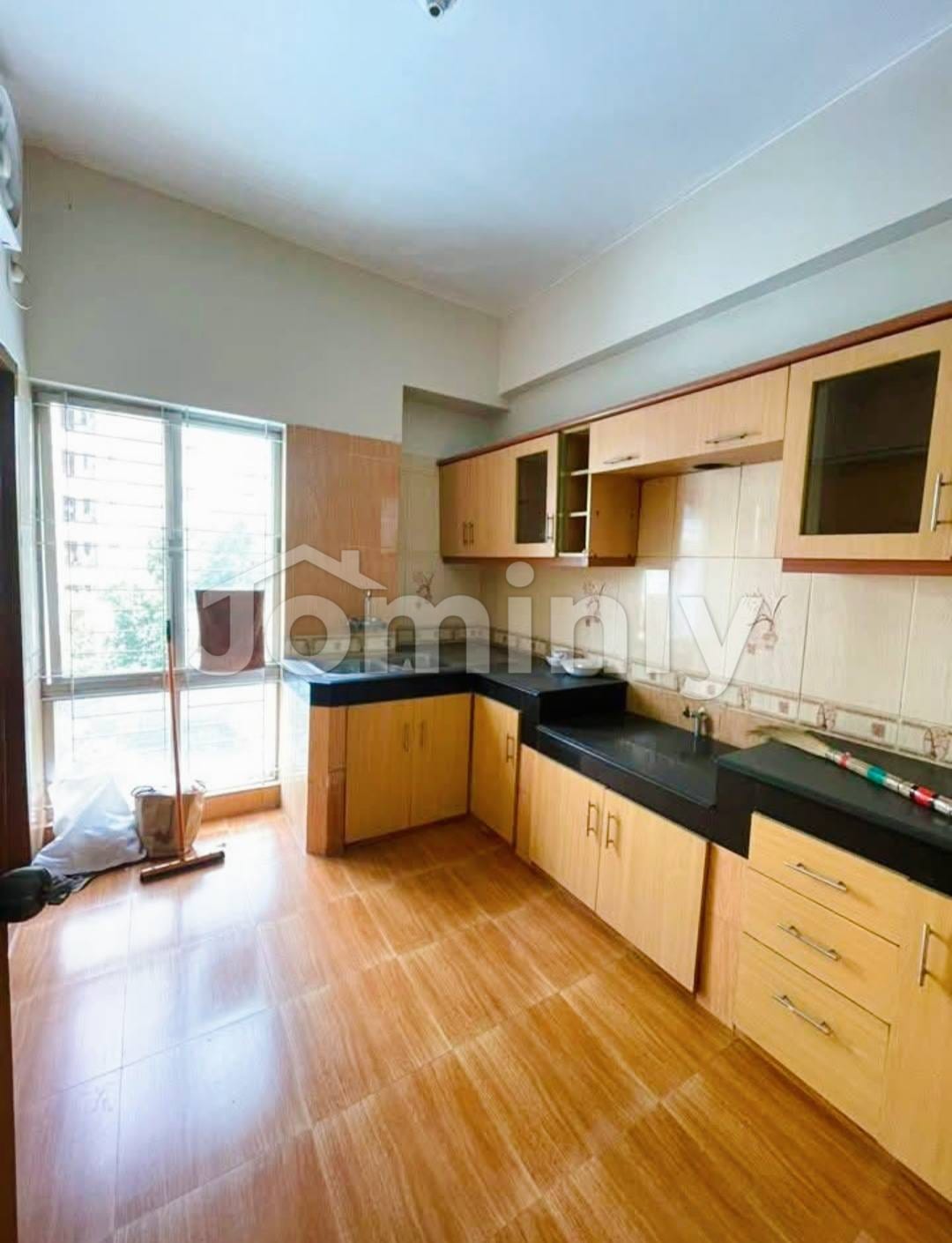 2600 Sq Ft South-Facing Ready Flat for Sale in Uttara Sector-7, Dhaka - 3