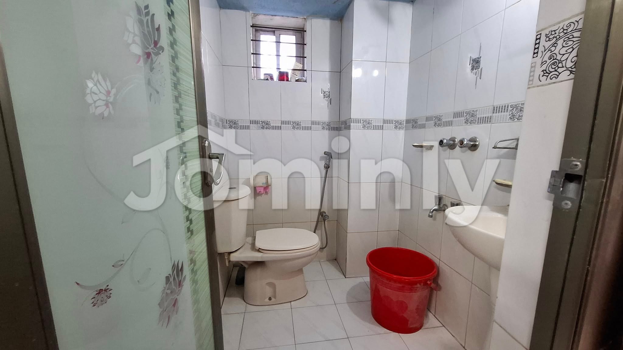1370 Sq Ft South-Facing Flat for Sale in South Banasree A Block, Dhaka | Ready Apartment - 4