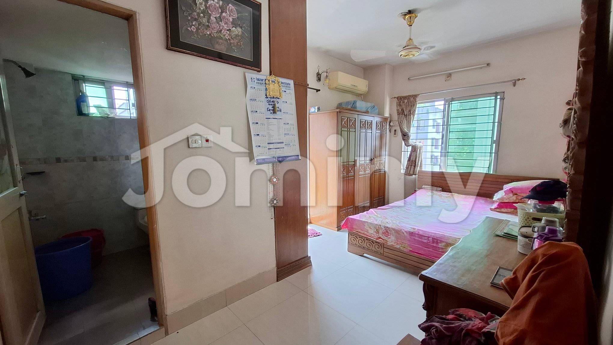 1210 Sqft South-Facing Roadside Flat for Sale in Banashree, Dhaka - 5