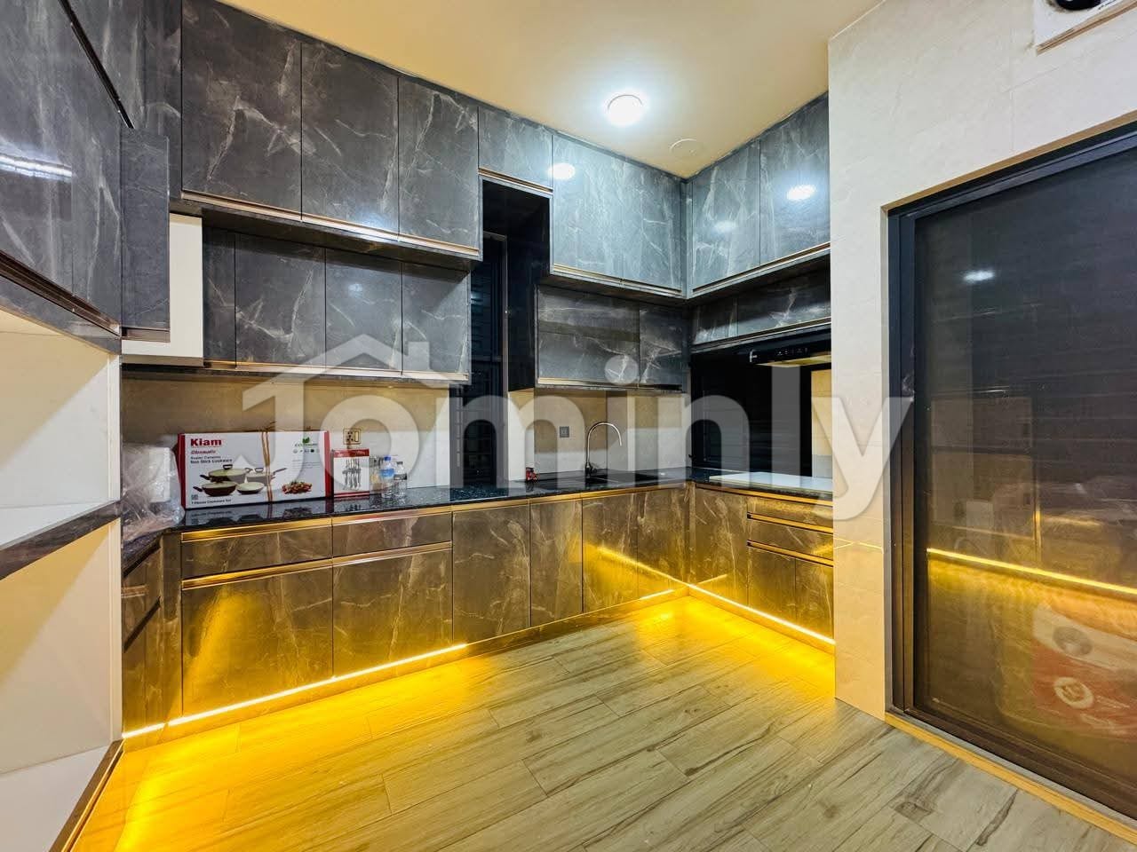 Premium 2400 Sqft Fully Furnished 3-Bedroom Luxury Apartment for Rent in Gulshan-2, Dhaka - 4