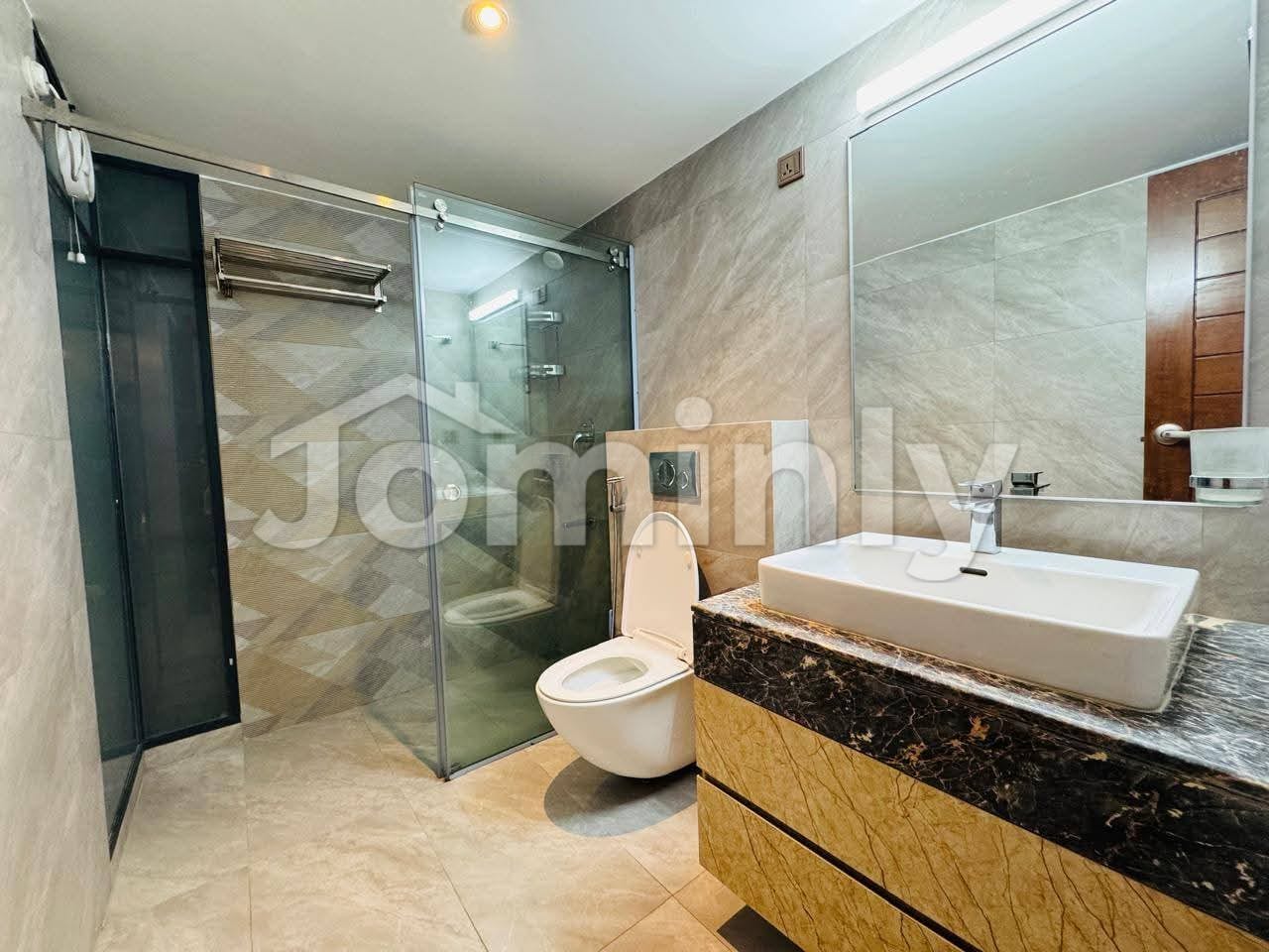 Premium 2400 Sqft Fully Furnished 3-Bedroom Luxury Apartment for Rent in Gulshan-2, Dhaka - 5