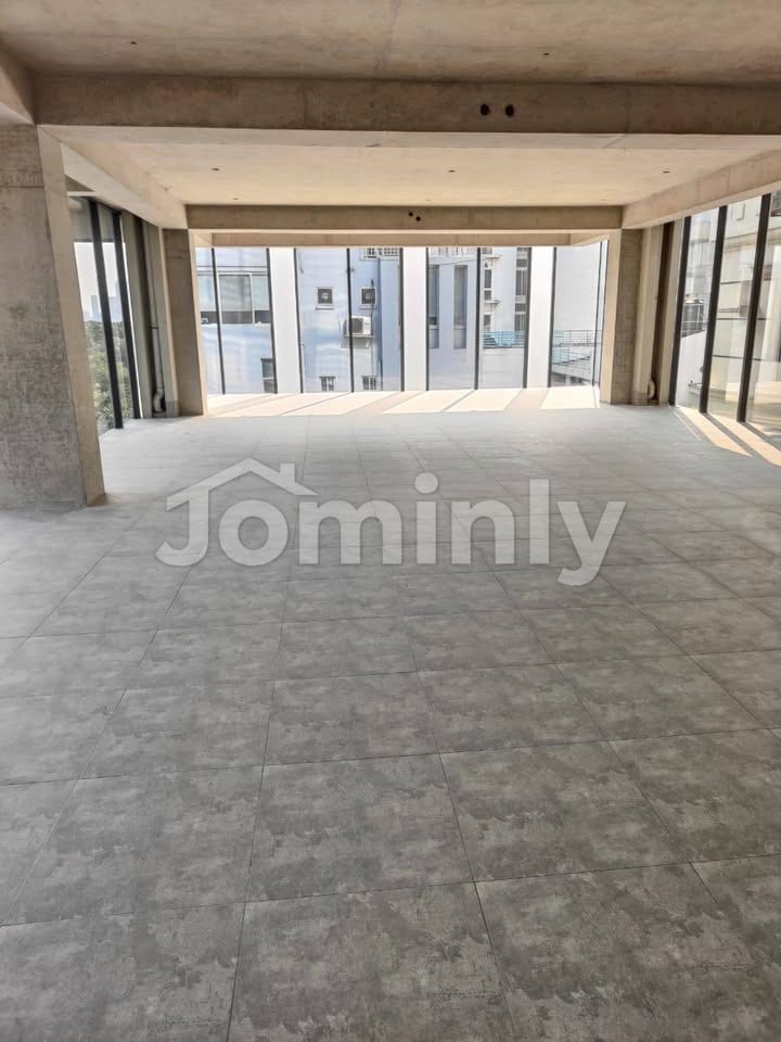Prime 3200 Sqft Commercial Showroom Space for Rent in Banani, Dhaka – High Footfall Location