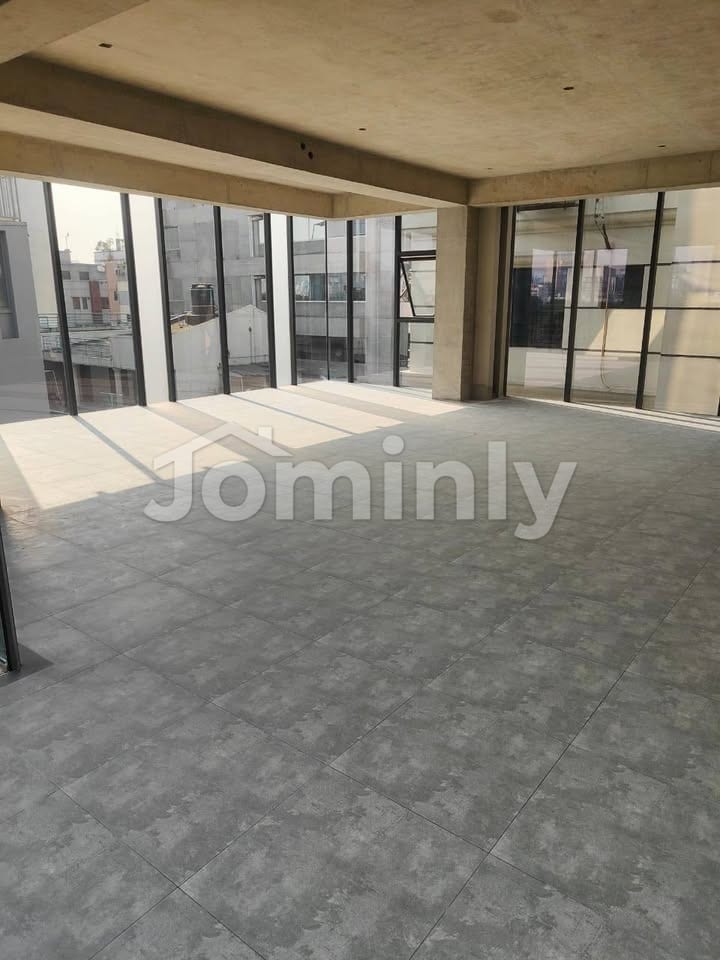Prime 3200 Sqft Commercial Showroom Space for Rent in Banani, Dhaka – High Footfall Location - 3