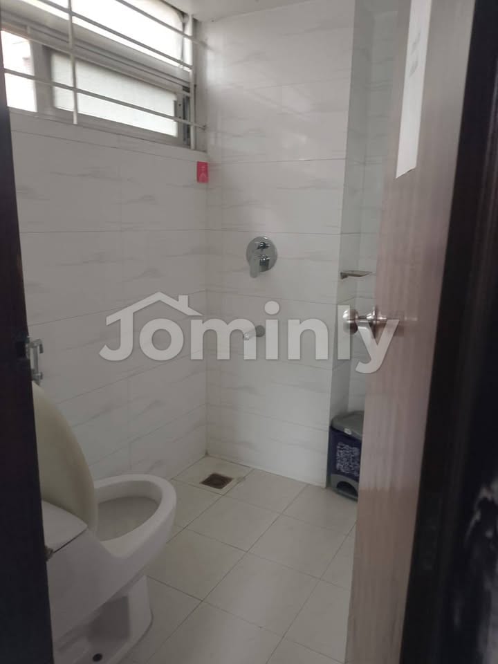 Cozy 1200 Sqft Corporate Office Space for Rent in Banani, Dhaka – Ideal for Small Teams - 2