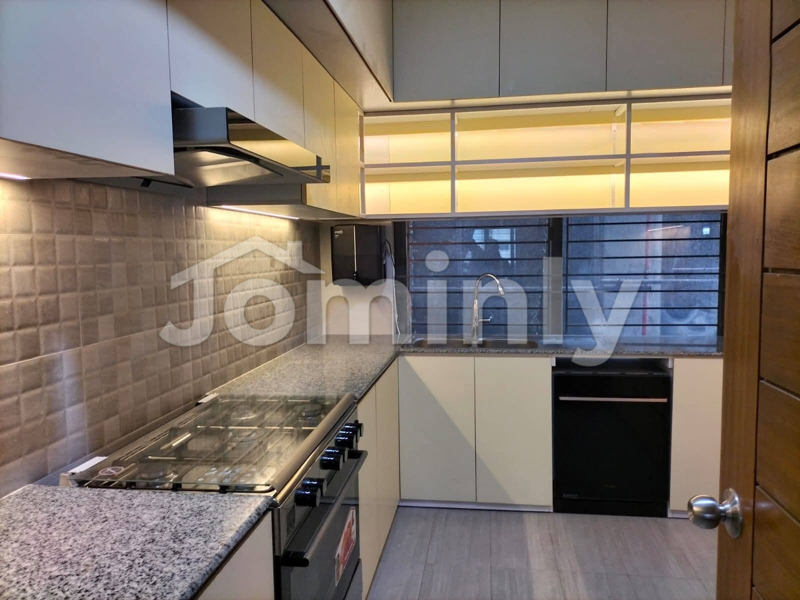 Exquisite 3500 Sqft Fully Furnished 3-Bedroom Luxury Apartment for Rent in Gulshan-2 Diplomatic Zone - 4