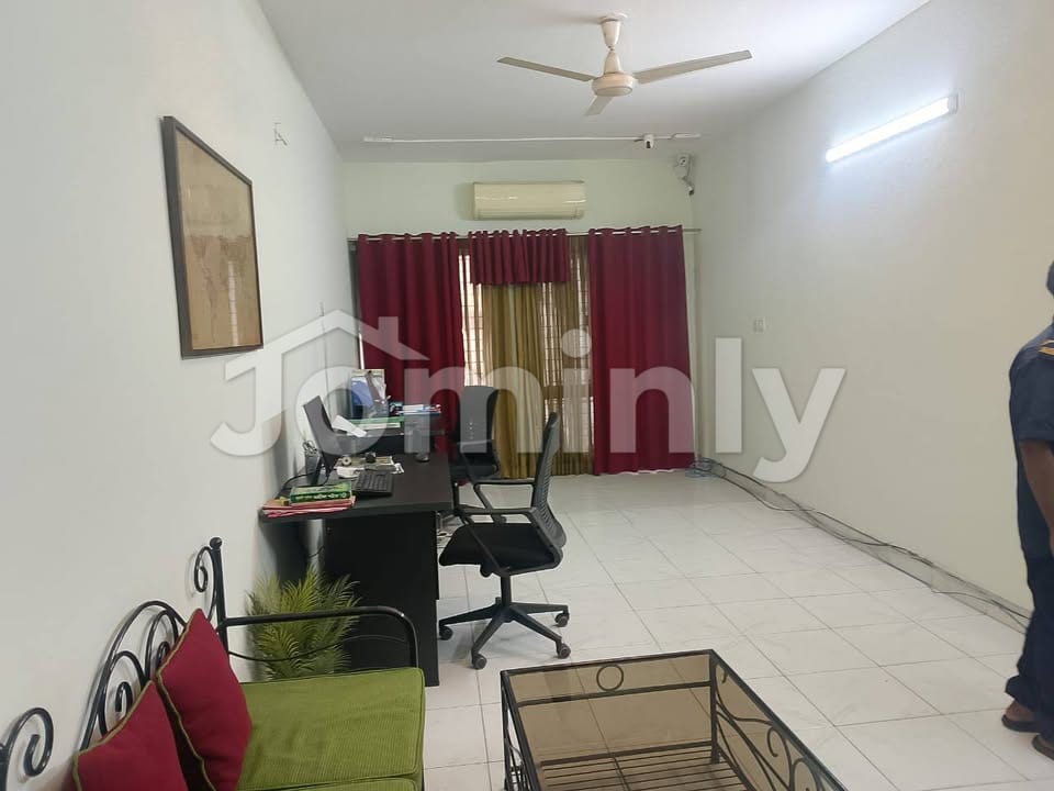 Spacious 1650 Sqft Corporate Office Space for Rent in Gulshan 1, Dhaka - 2