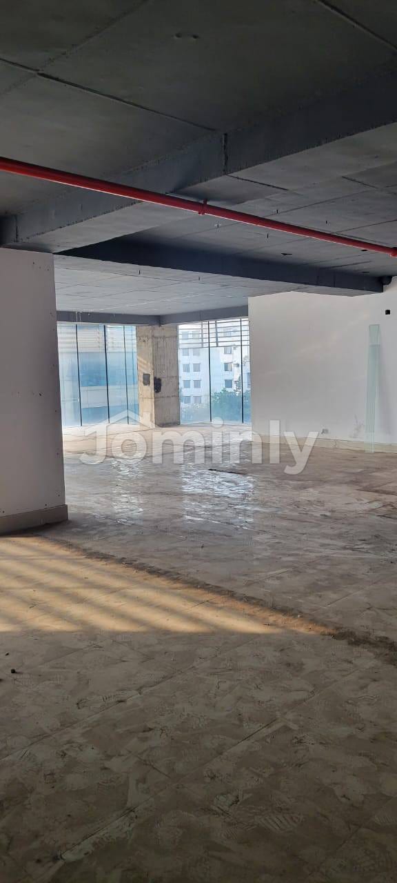 Massive 6000 Sqft Premium Commercial Space for Rent in Uttara, Dhaka - 2
