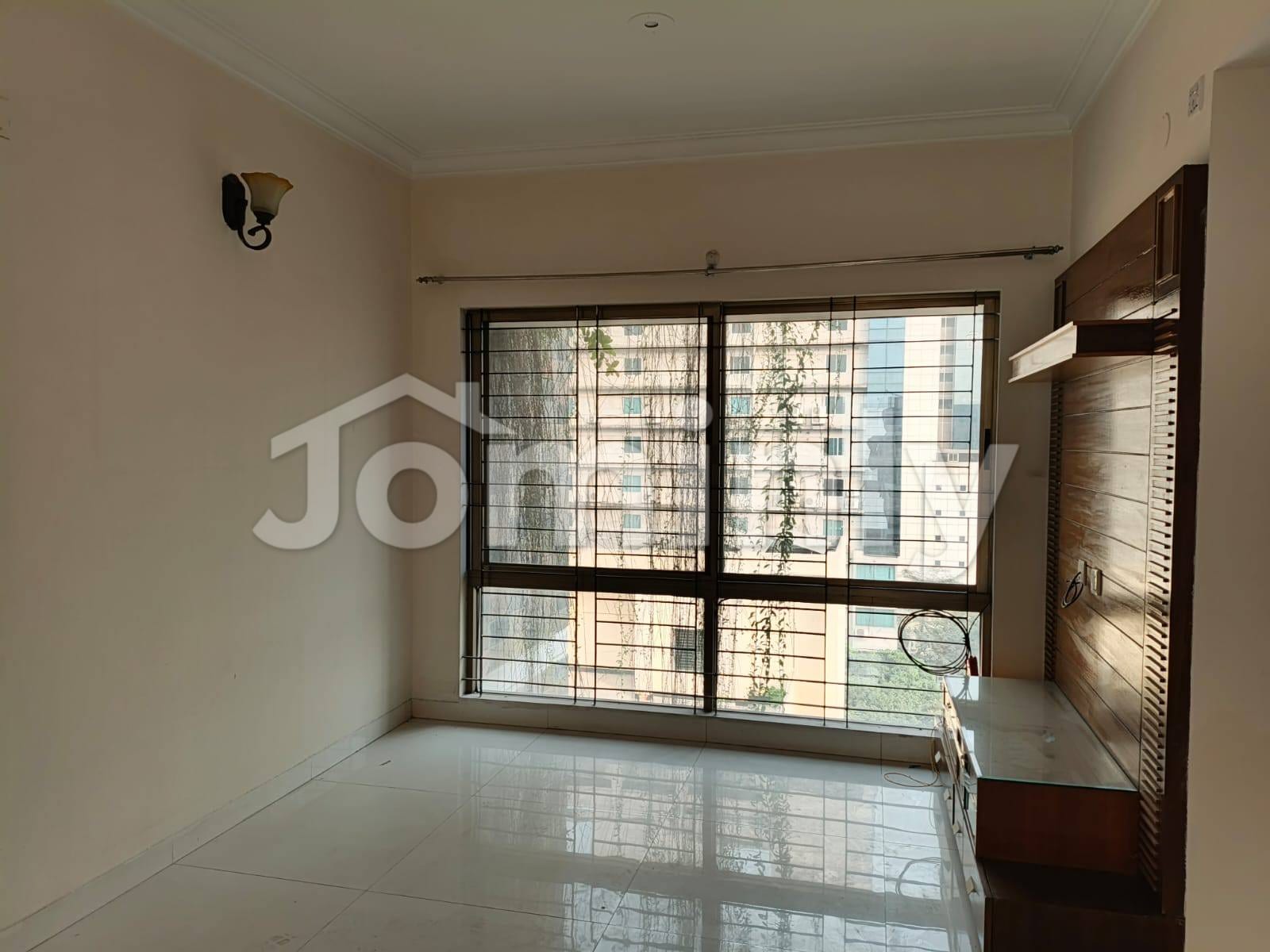 Luxurious 2550 Sqft North-Facing Office/Residential Space for Rent in Banani - 2
