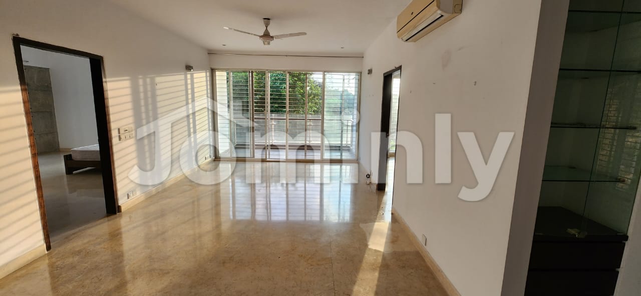 Elegant 3500 Sqft 4-Bedroom Luxury Apartment for Rent in Gulshan-2, Dhaka - 3