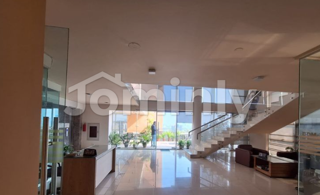 Exquisite 4500 Sqft South-Facing Duplex Commercial Office Space for Rent in Banani - 2