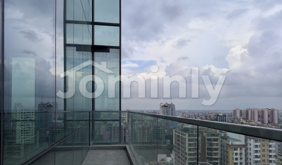 High-Rise 4000 Sqft Premium Office Space for Rent on Gulshan Avenue | Level 18 & 19 - 2